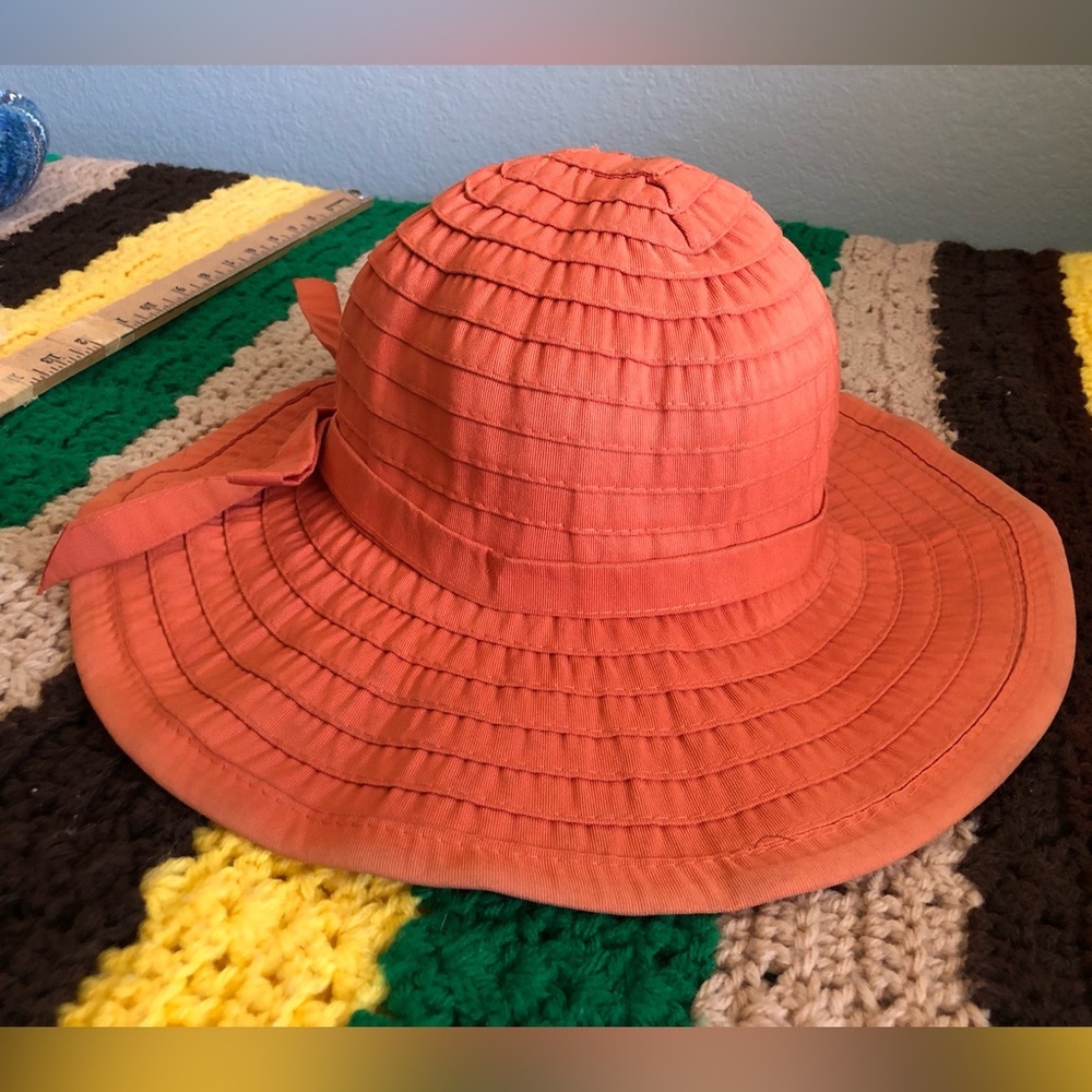 vtg orange summer hat fits snug